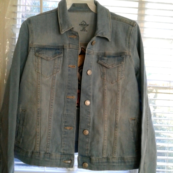 Jordache Jean jacket with embroidery Princess peach from super Mario bro. - Picture 2 of 3